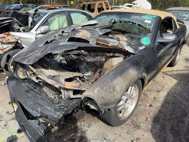 Parts Only 2008 FORD MUSTANG 1ZVHT85H185121428