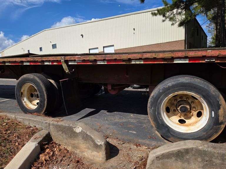 147242 2001  GREAT DANE  FLATBED TRAILER -LARGE  1GRDM96211M00320