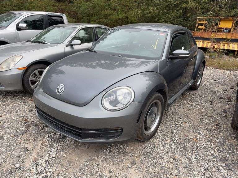 . 2012 VOLKSWAGEN NEW BEETLE 3VWJX7AT3CM657715