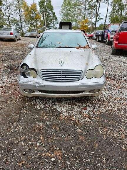 147651 2002  MERCEDES-BENZ  C-Class  WDBRF61J72F199787