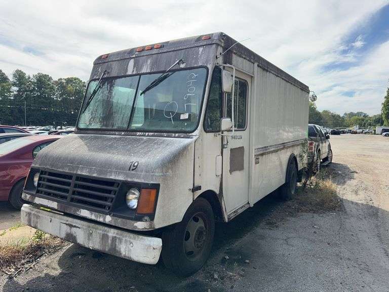 Parts Only 98 CHEVY P/30 1GBKP32Y2W3312356