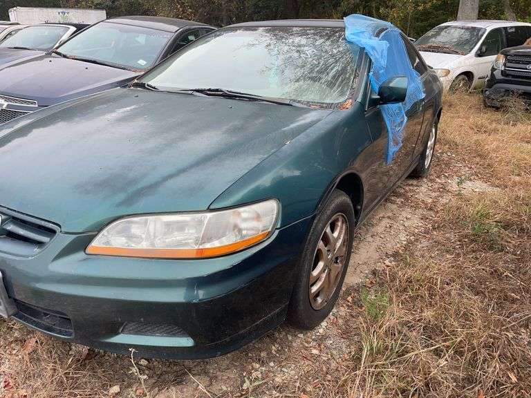 . 2002 HONDA ACCORD 1HGCG22512A005073