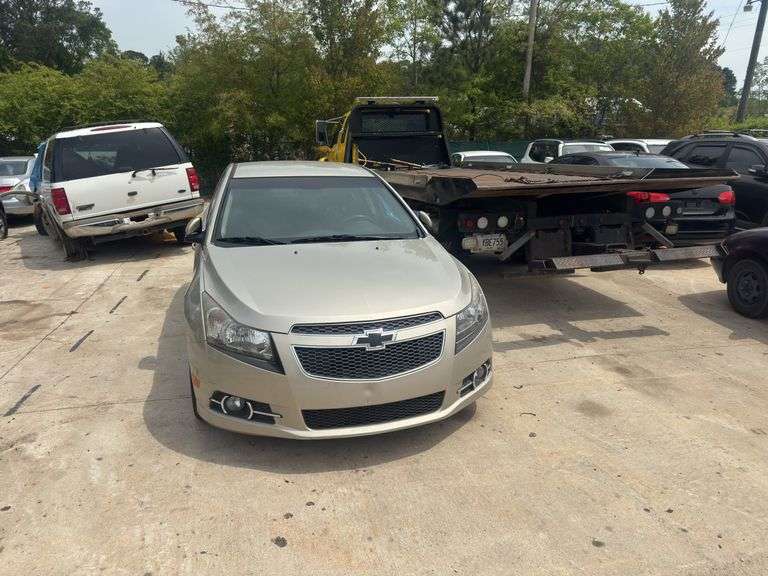 2014  CHEVROLET  Cruze  1G1PC5SB5E7139548