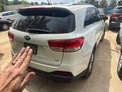 2017  KIA  Sorento  5XYPGDA58HG333824