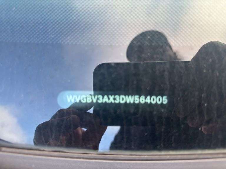 2013  VOLKSWAGEN  Tiguan  WVGBV3AX3DW564005