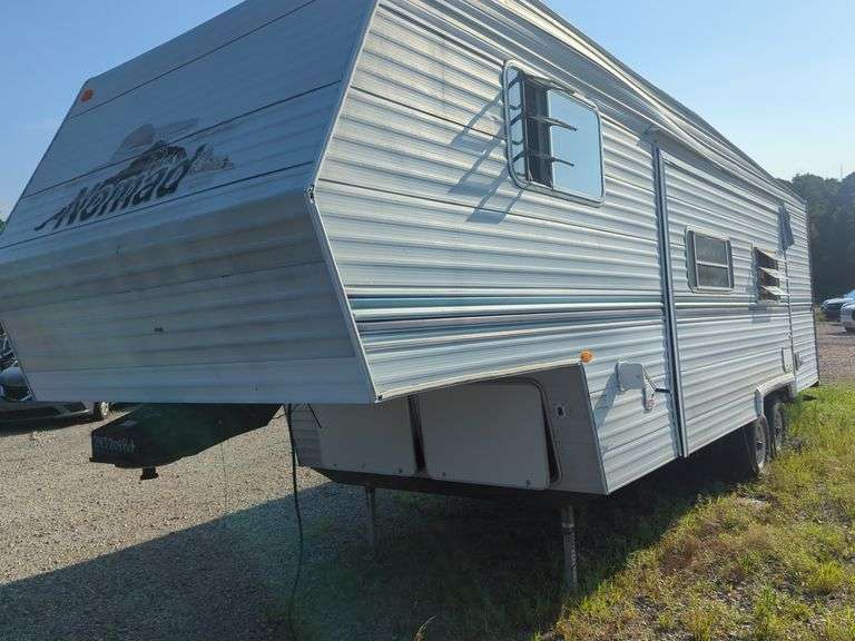 2000  SKYLINE CORPORATION  Nomad  1SN300P28YF002732