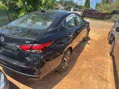 21 Nissan Versa