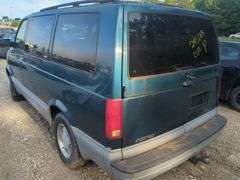 2000  CHEVROLET  Astro Van  1GNDM19WXYB143595