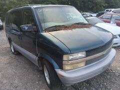2000  CHEVROLET  Astro Van  1GNDM19WXYB143595