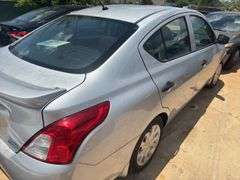 16 Nissan Versa