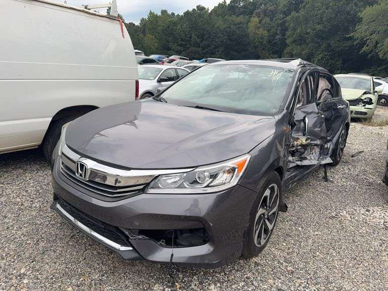 . 2016  HONDA  ACCORD  1HGCR3F88GA000271