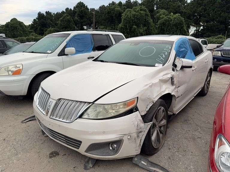 . 2010  LINCOLN  MKS  1LNHL9FT4AG601576