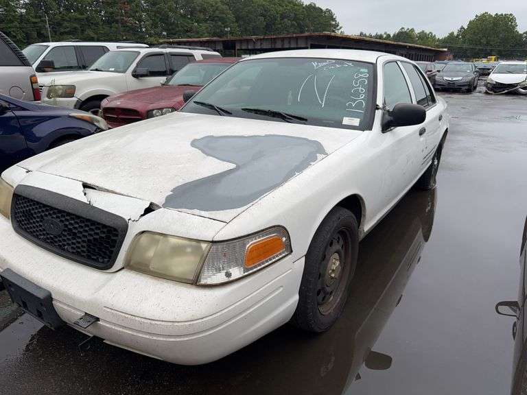 . 2011  FORD  CROWN-VIC  2FABP7BV5BX176347