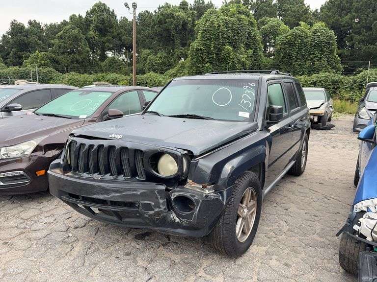 . 2008  JEEP  PATRIOT  1J8FT28W88D698151