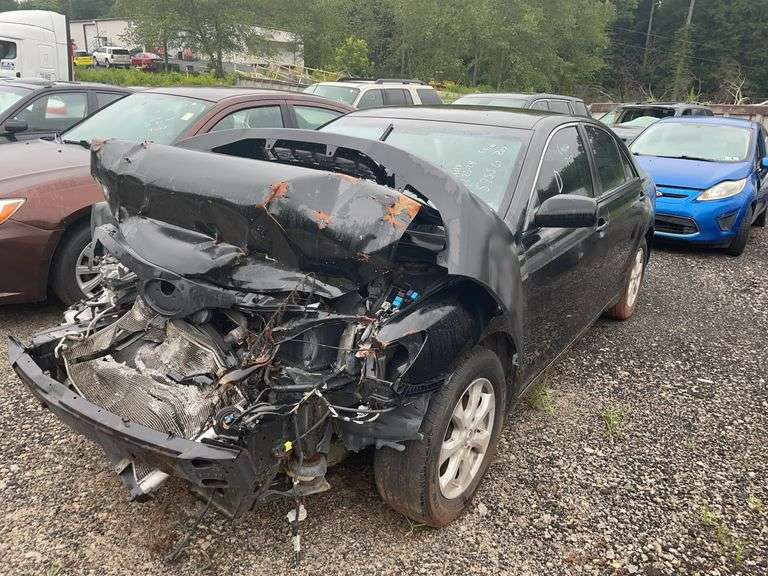 . 2011  TOYOTA  CAMRY  4T4BF3EK9BR095755