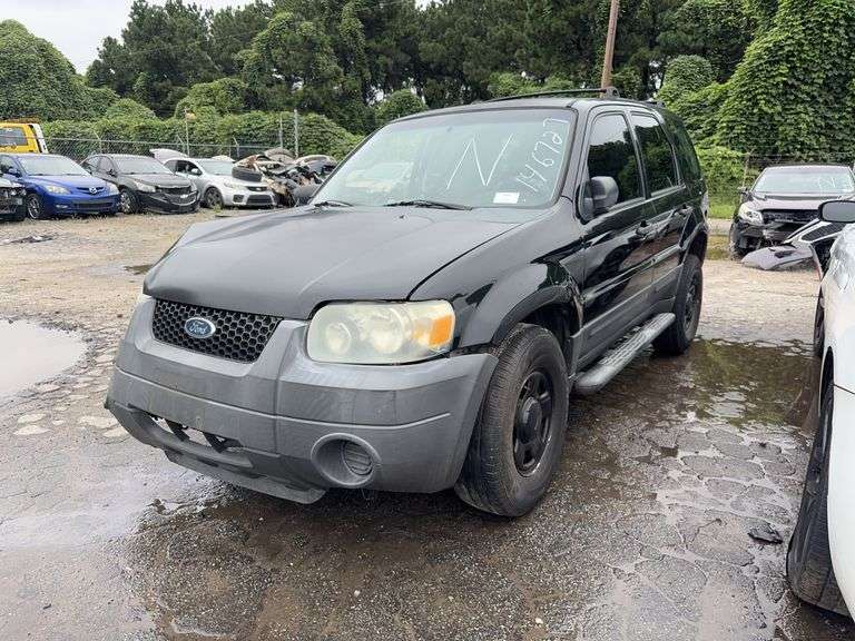 . 2007  FORD  ESCAPE  1FMYU02Z57KB96417