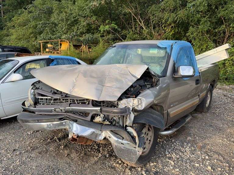 . 2001  CHEVROLET  1500  1GCEC14TX1Z329177