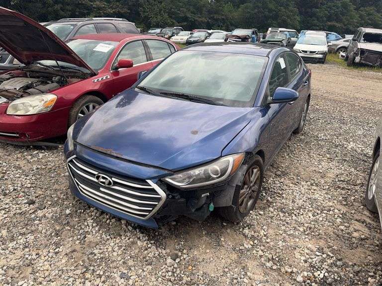 . 2018  HYUNDAI  ELANTRA  5NPD84LF2JH365382
