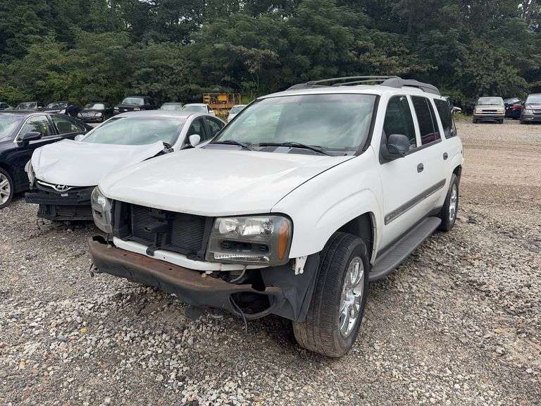 . 2003  CHEVROLET  TRAILBLAZER  1GNET16S636116761