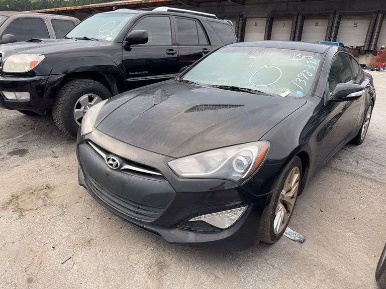 . 2015  HYUNDAI  GENESIS  KMHHU6KJ0FU123777