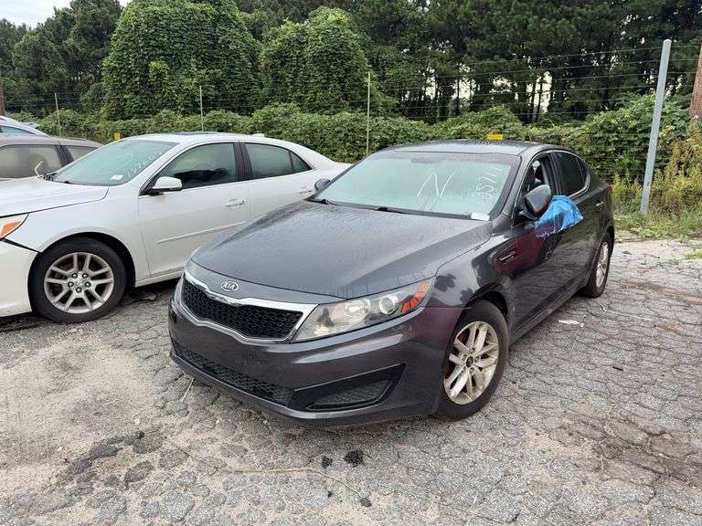 . 2011  KIA  OPTIMA  KNAGM4A79B5055670