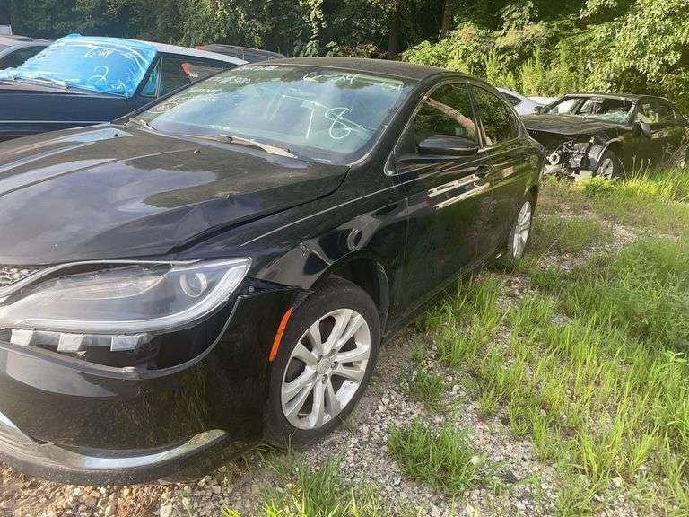 . 2016  CHRYSLER  200  1C3CCCAB8GN143785