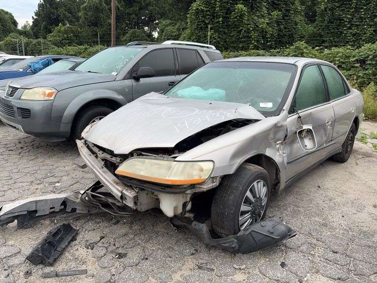 . 1998  HONDA  ACCORD  1HGCG5647WA078764