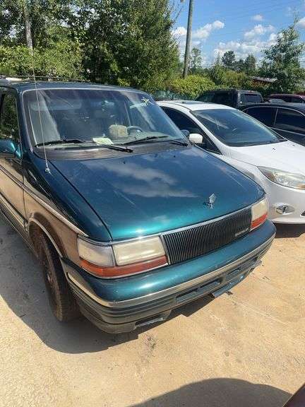 1994 Chrysler Town and Country - DERELICT-