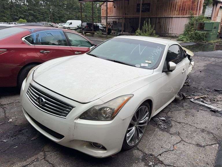 . 11  INFINITI  G37  JN1CV6FE5BM950681