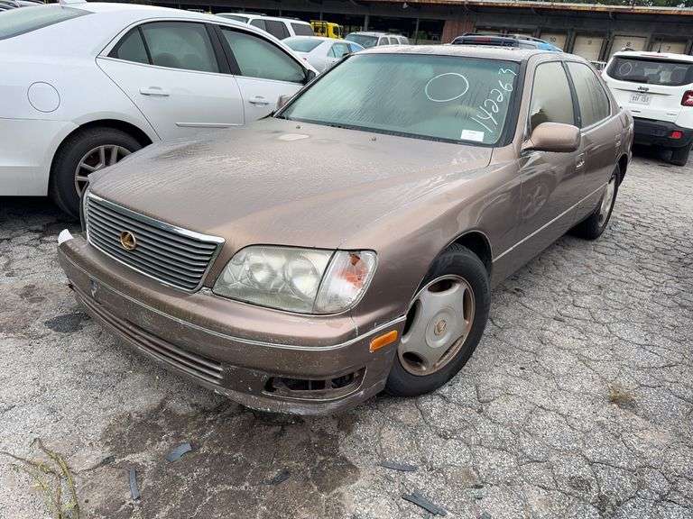 . 1998  LEXUS  LS400  JT8BH28F6W0107471