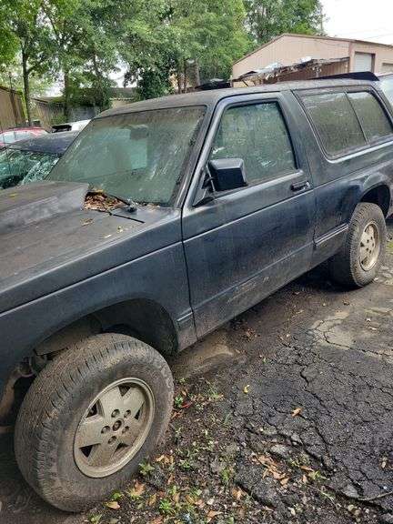 1989  CHEVROLET  Blazer  1GNCT18Z2K8183751