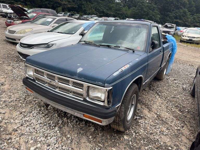 . 1993  CHEVROLET  S10  1GCCS14Z8P8140072