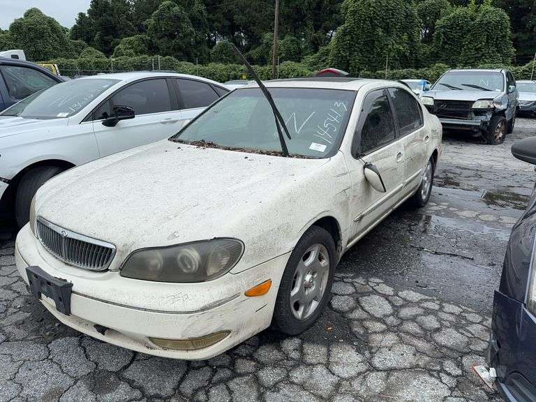 . 2000  INFINITI  I30  JNKCA31A0YT215051