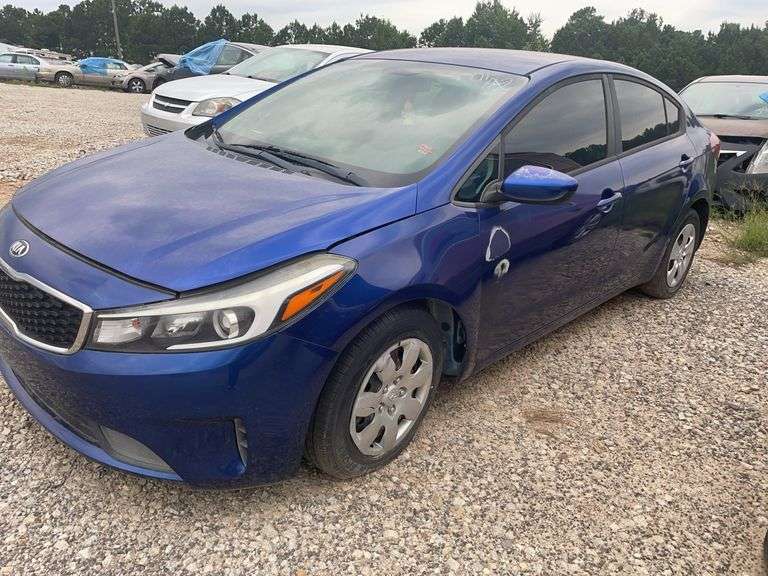 . 2017  KIA  FORTE  3KPFK4A76HE054221