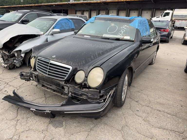 . 2000  MERCEDES  E320  WDBJF65J0YB147568