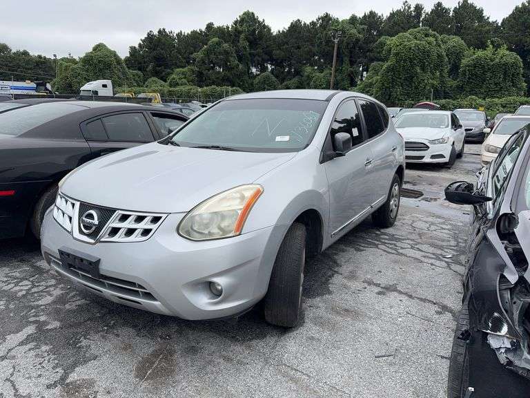 . 2011  NISSAN  ROGUE  JN8AS5MT0BW572156