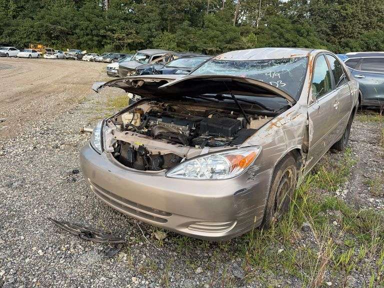 . 2004  TOYOTA  CAMRY  4T1BE32K74U800475