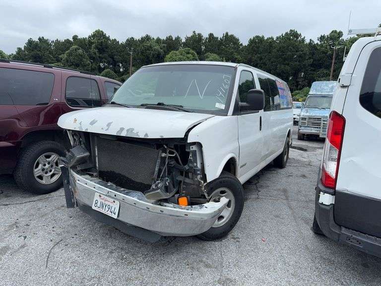 . 2005  CHEVY  G3500  1GAHG39U251189959