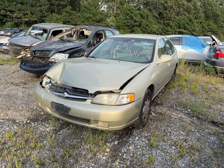 . 1999  NISSAN  ALTIMA  1N4DL01D3XC152296