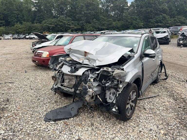. 2018  TOYOTA  RAV 4  2T3WFREV3JW452586