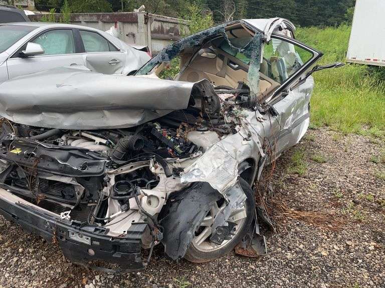 . 2002  VOLVO  S60  YV1RS61R722103113