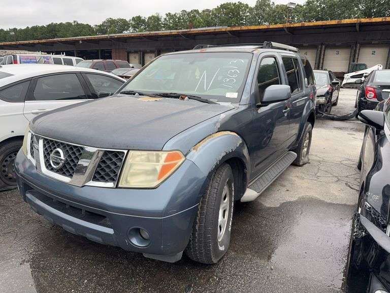. 2005  NISSAN  PATHFINDER  5N1AR18U15C735899