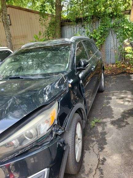 2016  KIA  Sorento  5XYPG4A34GG015101