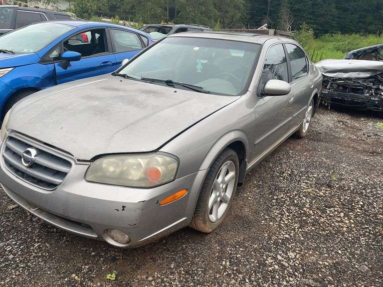. 2002  NISSAN  MAXIMA  JN1DA31D12T425832