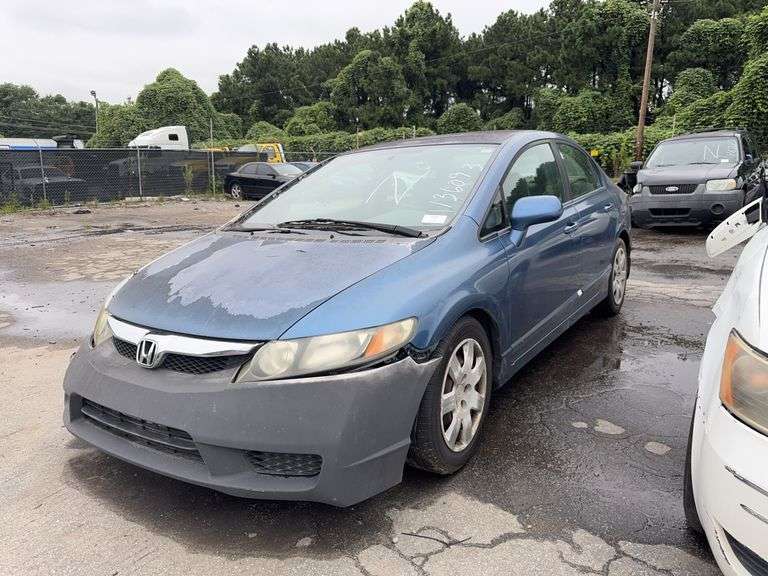 . 2009  Honda  Civic  19XFA16569E024968