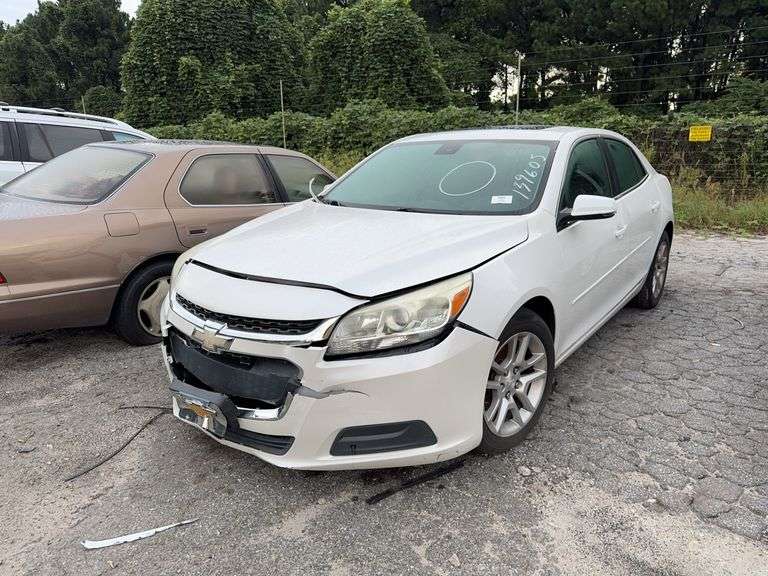 . 2015  CHEVY  MALIBU  1G11C5SL2FF184064