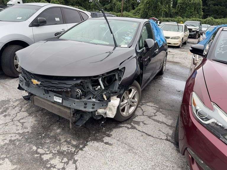 . 2017  CHEVY  CRUZE  1G1BE5SMXH7193048