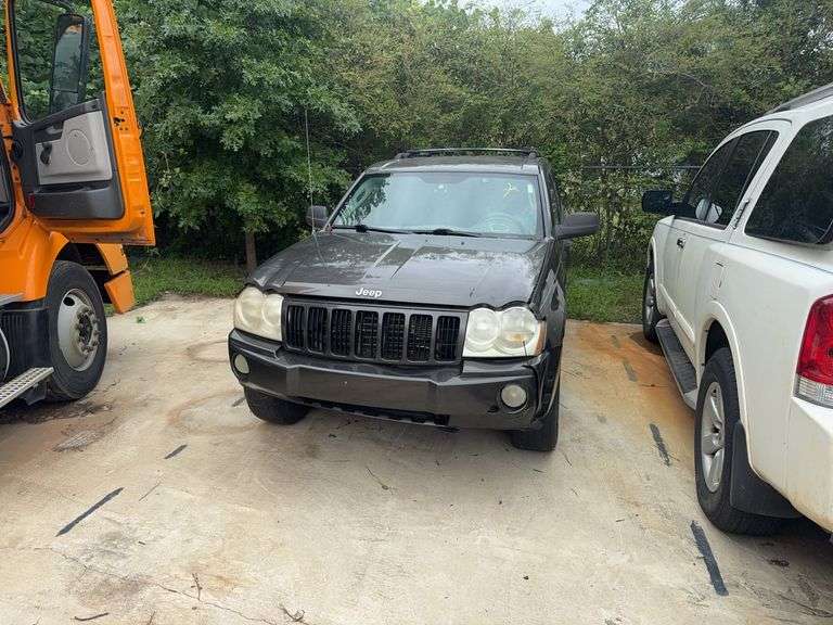 05 JEEP GRAND CHEROKEE - DERELICT-