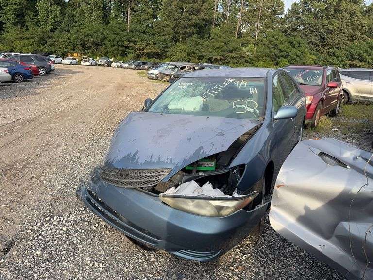 . 2002  TOYOTA  CAMRY  4T1BE32KX2U563140