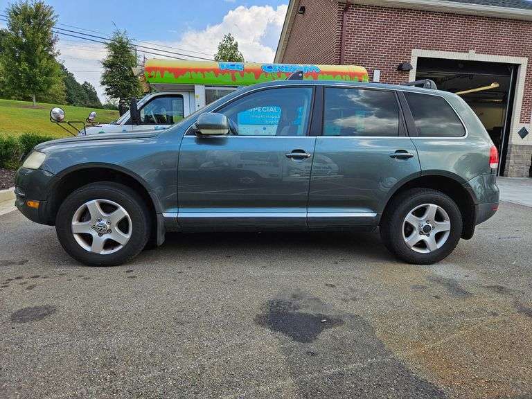DONATED-3 2005  VOLKSWAGEN  Touareg  WVGZG77L65D072134